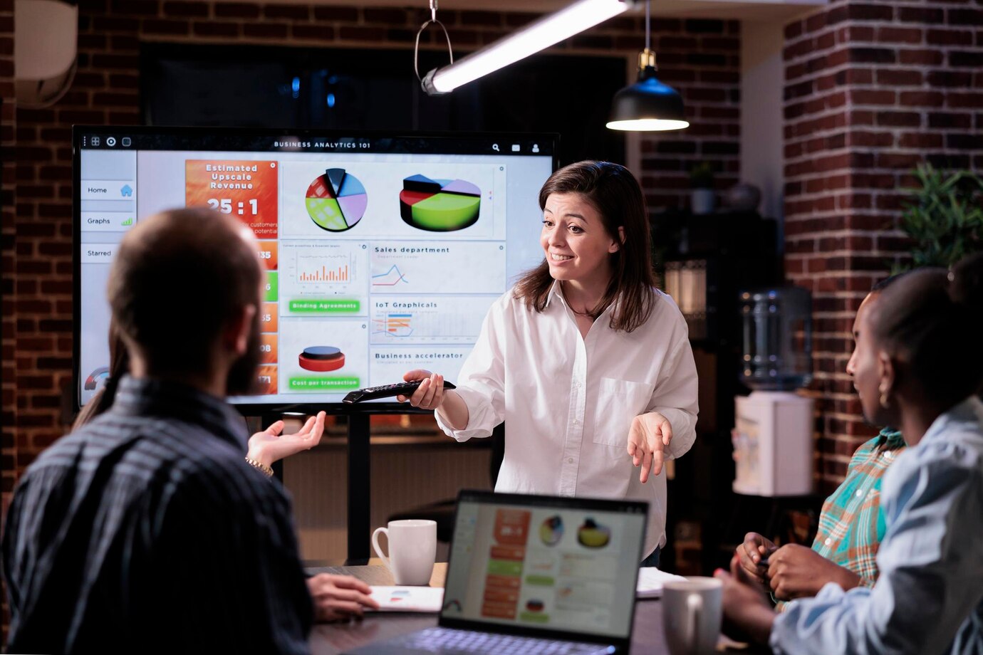 Personas hablando de Odoo ERP